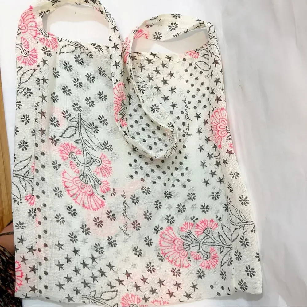 Free People White and Pink Floral Hobo Market Beach Bag Bohemian